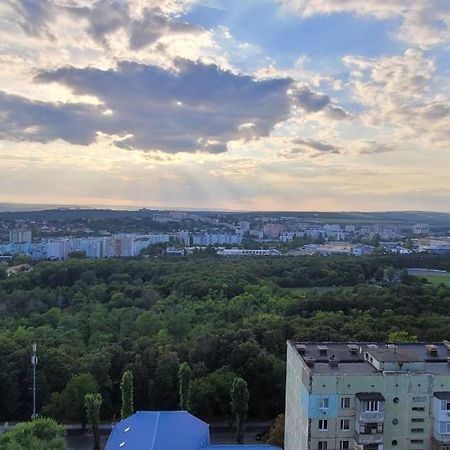 Уютная Квартира-Студия В Новом Доме Cozy New Apartment With City View Chisináu Exterior foto